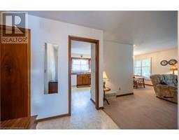 99 LYNNDALE Road - 6