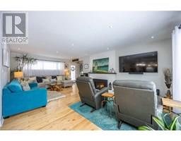 6 RYERSE Crescent - 12