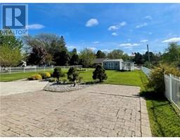 6 RYERSE Crescent - 40