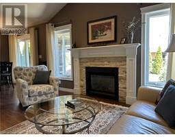 179 ANGLER AVENUE Avenue - 10