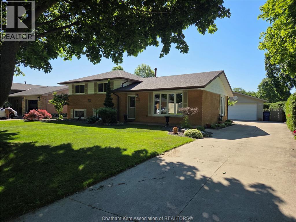 48 PARRY DRIVE, Chatham