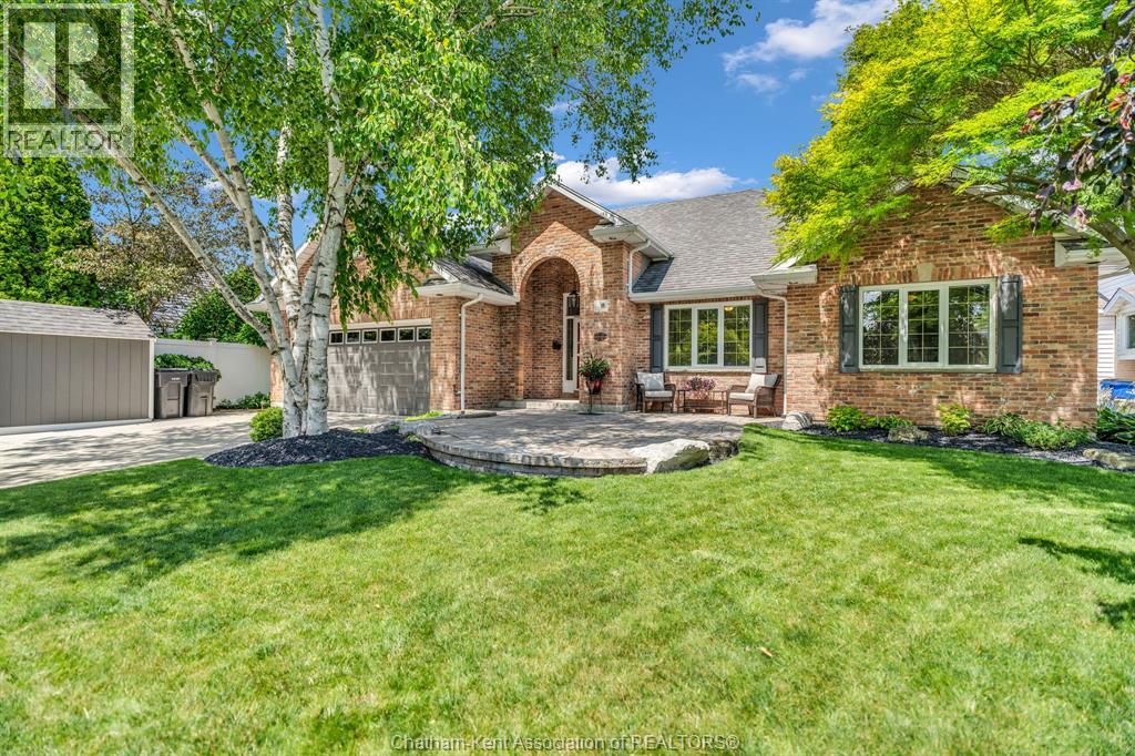 8 CHRISTINA PLACE, Chatham