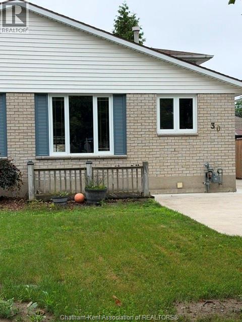 30 DONALDA DRIVE, Chatham