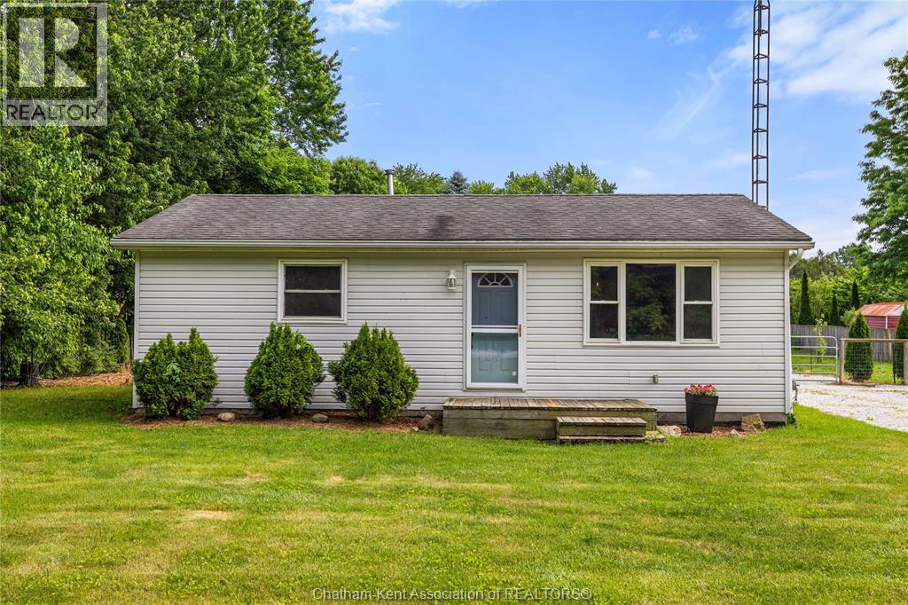 13320 BASE LINE, Thamesville