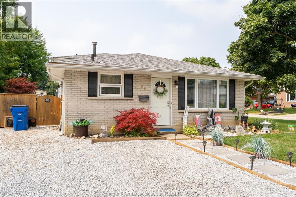 86 Marion AVENUE, Chatham