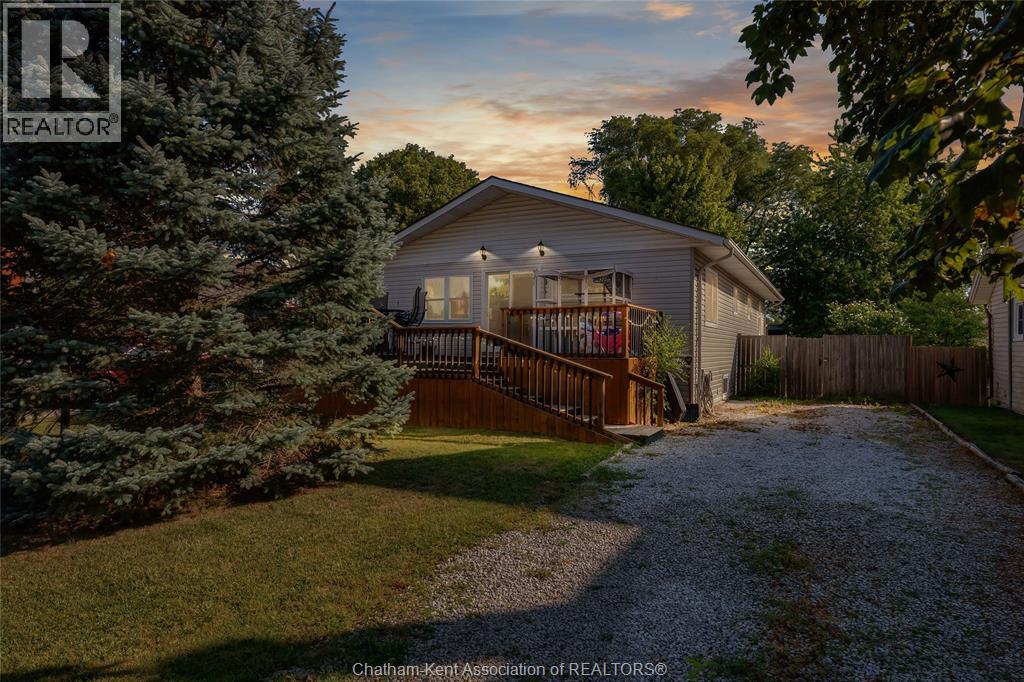 104 Erie STREET South, Merlin