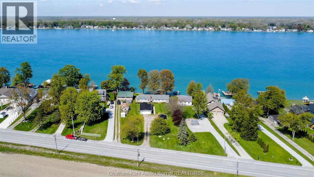 3057 ST.CLAIR PARKWAY, Sombra