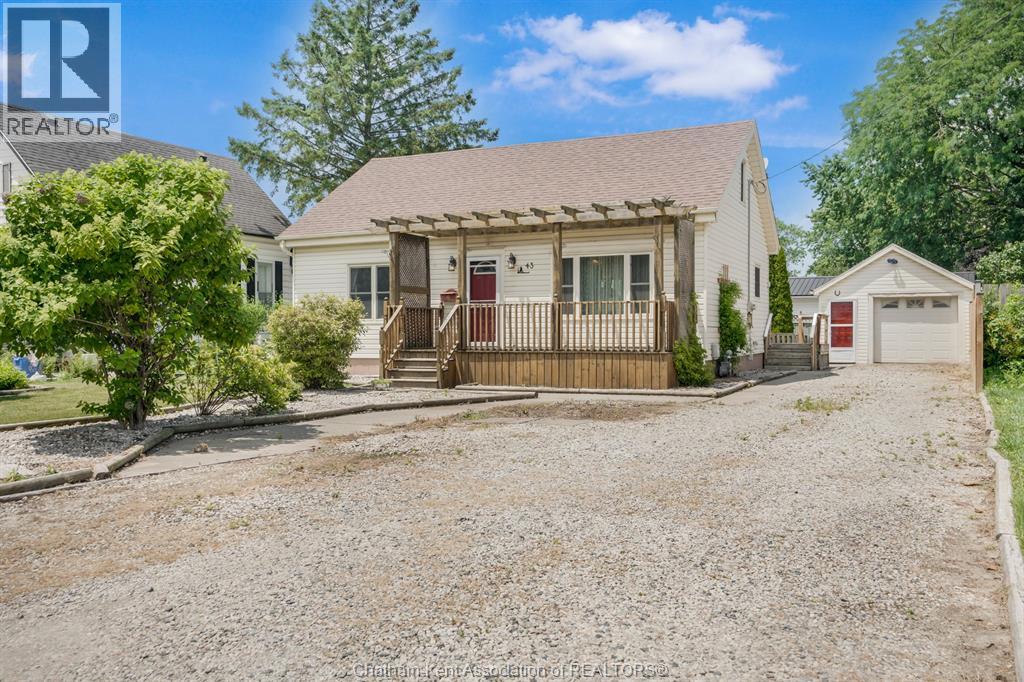 43 OXLEY DRIVE, Chatham
