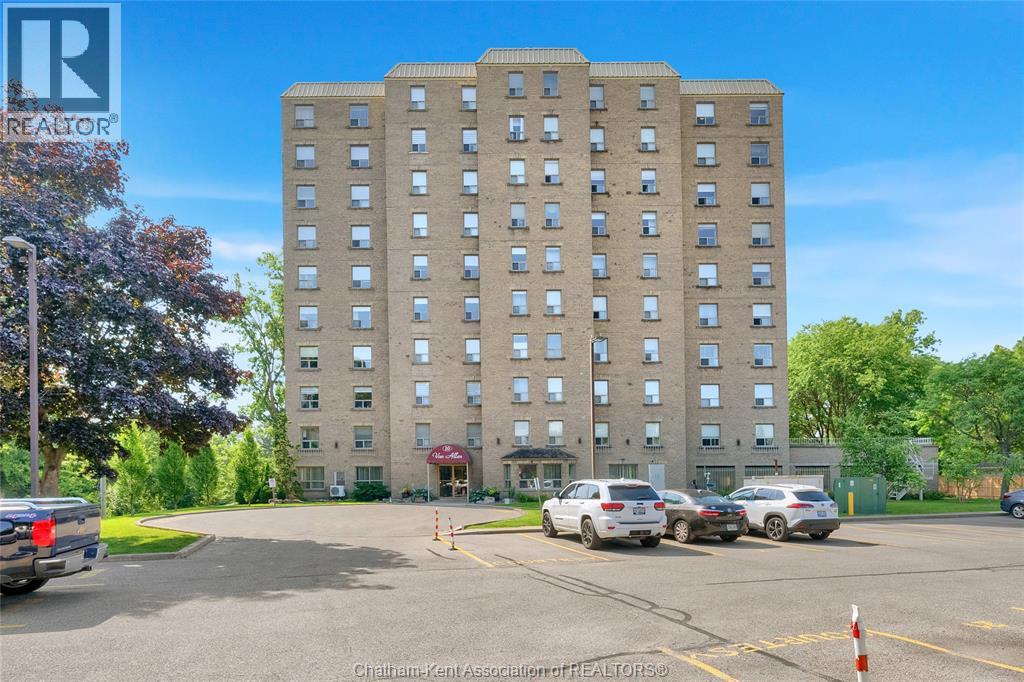 10 Van Allen AVENUE UnitNo. 201, Chatham