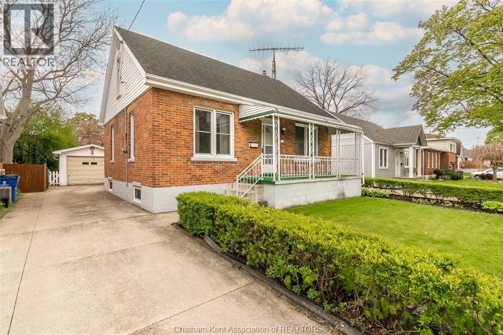118 Alexandra AVENUE, Chatham
