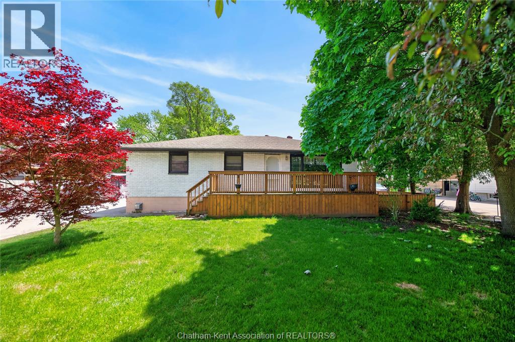 944 MCNAUGHTON AVENUE, Chatham