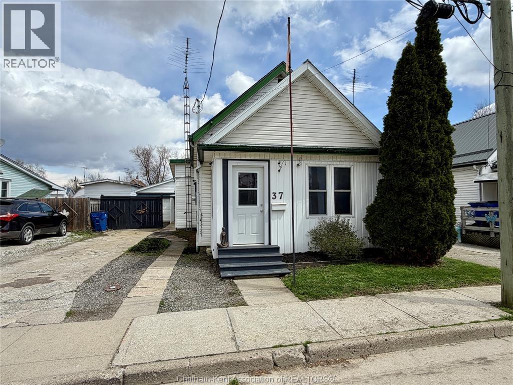 37 Foster STREET, Chatham