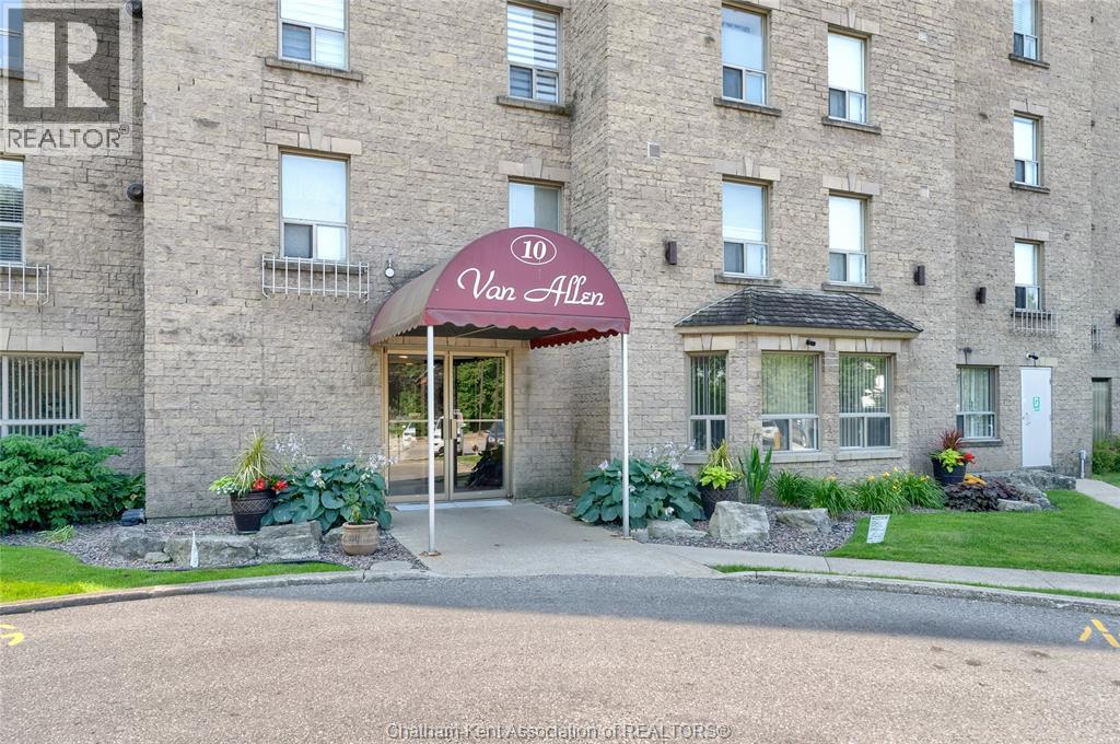 10 Van Allen AVENUE UnitNo. 1001, Chatham