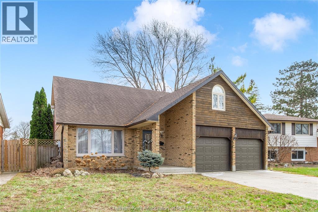 76 PAMELA CRESCENT, Chatham