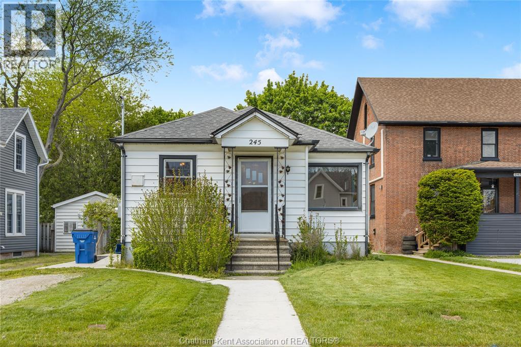 245 SELKIRK STREET, Chatham
