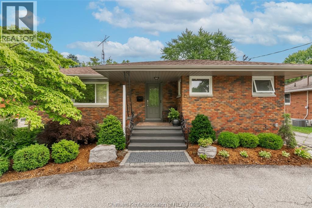 431 Victoria AVENUE, Chatham