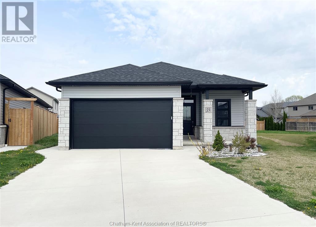 25 Champlain COURT, Chatham