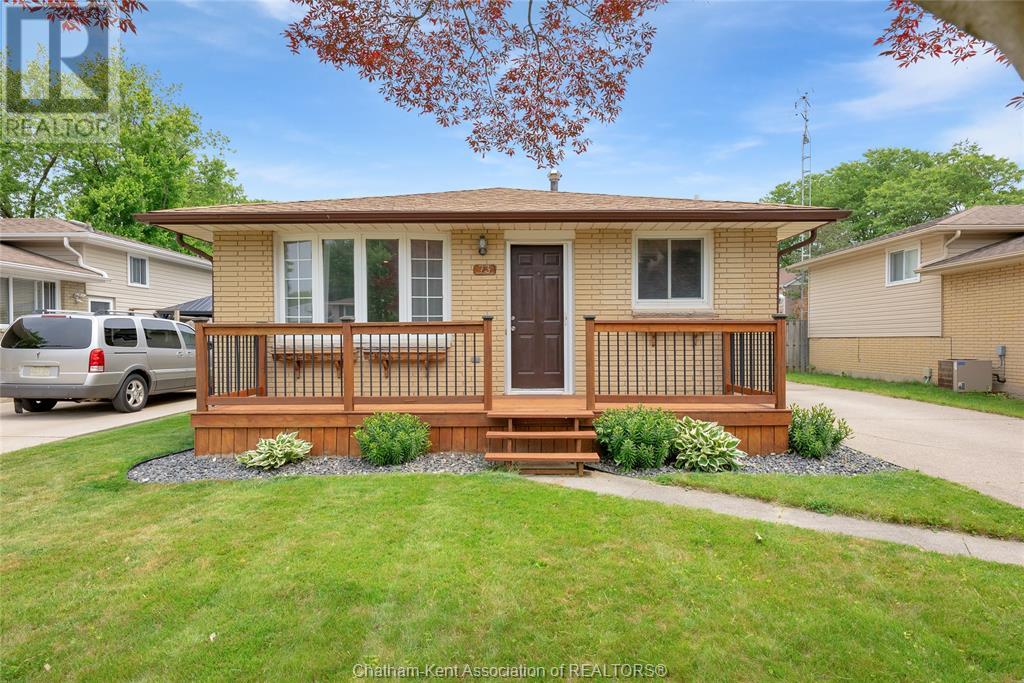 73 MARION AVENUE, Chatham