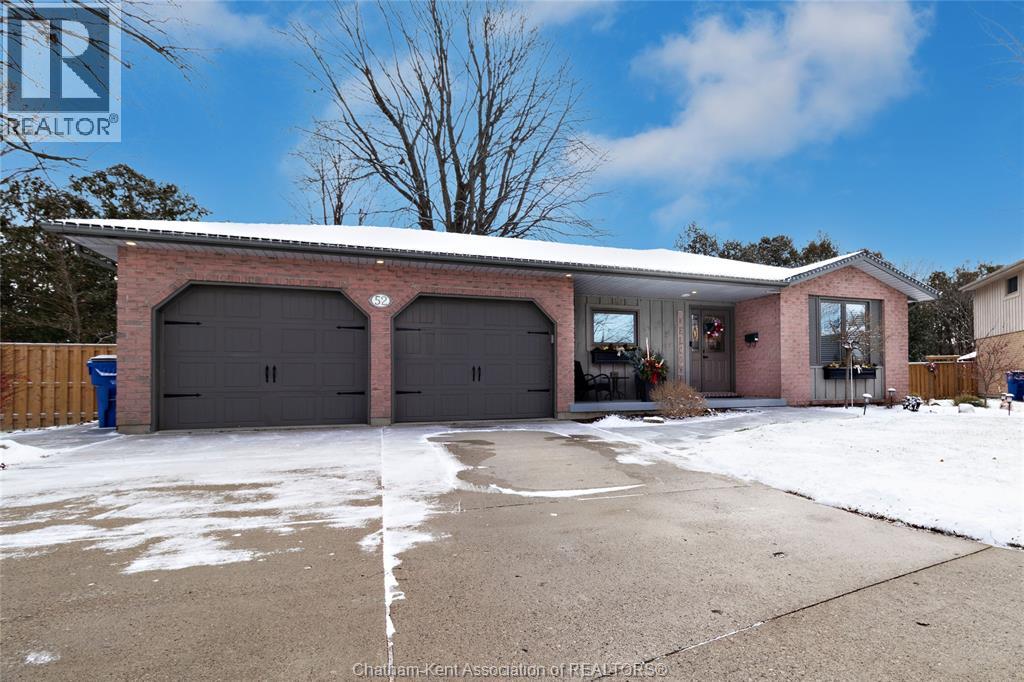 52 FARMHOUSE PLACE, Chatham