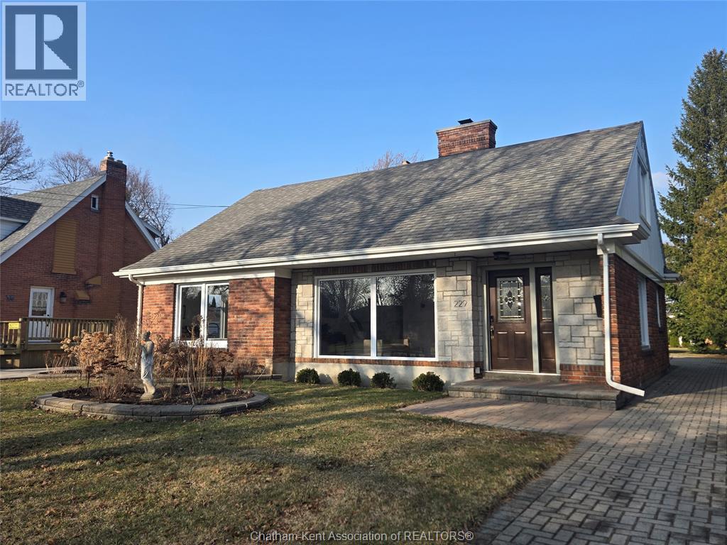 229 Elizabeth STREET, Chatham