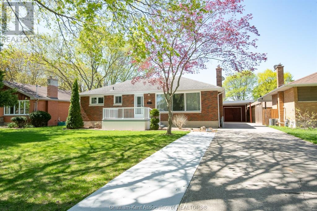 88 DUNVEGAN DRIVE, Chatham