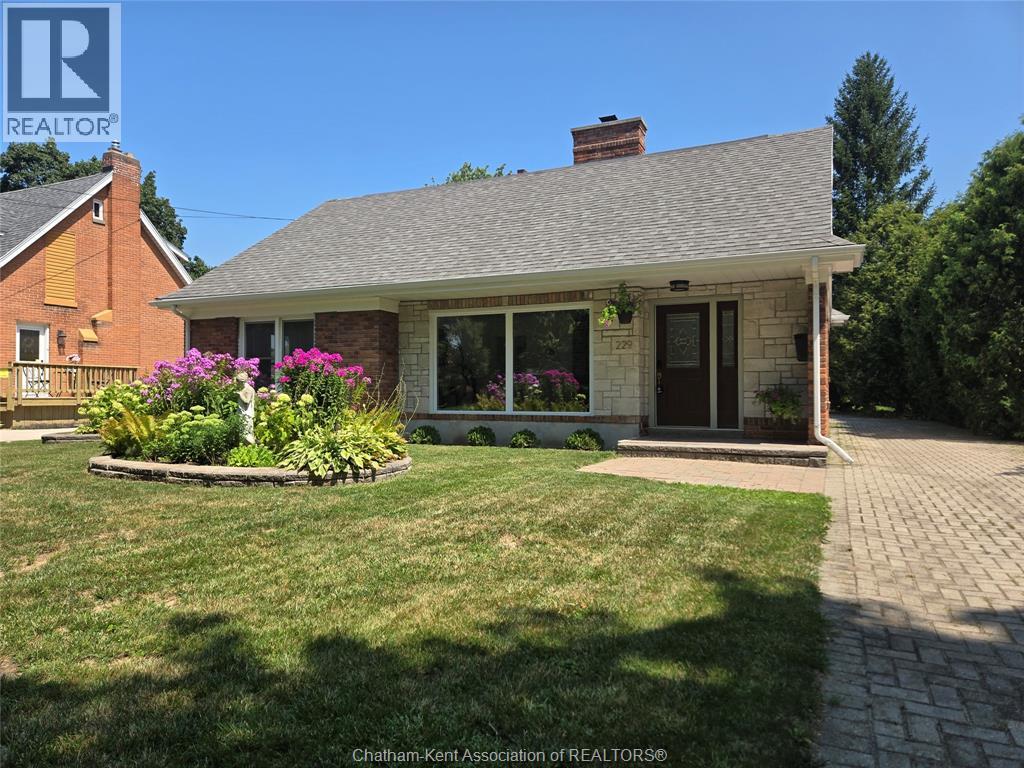 229 Elizabeth STREET, Chatham