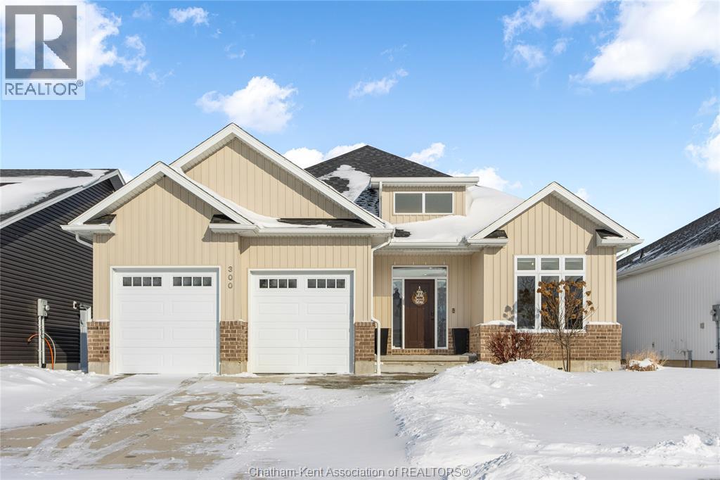 300 DAVIES STREET East, Dresden