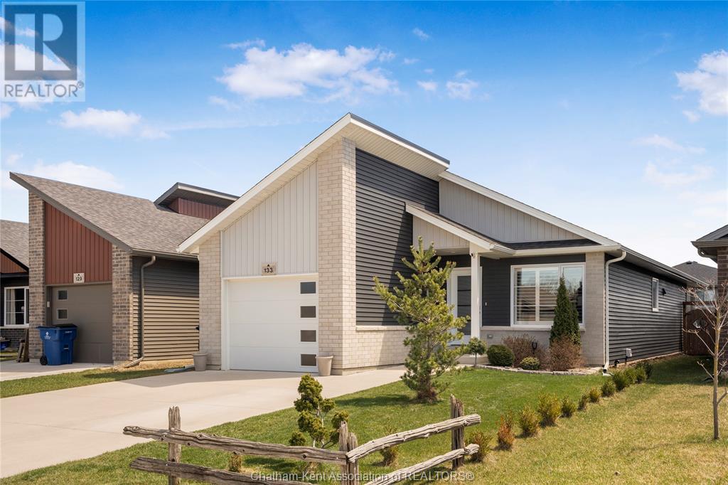 133 MOONSTONE CRESCENT, Chatham