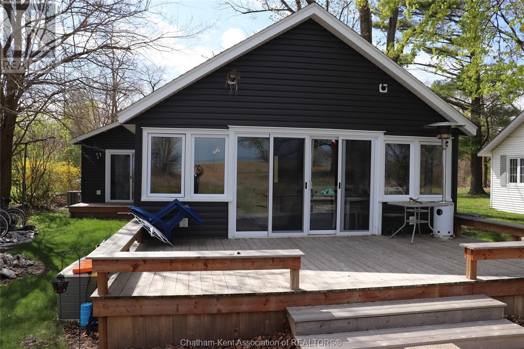 17516 Lakeshore ROAD, Rondeau Park