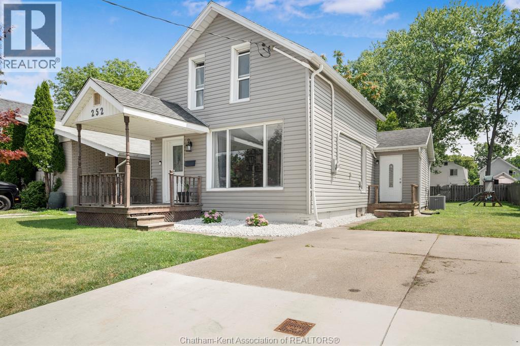 252 Selkirk STREET, Chatham