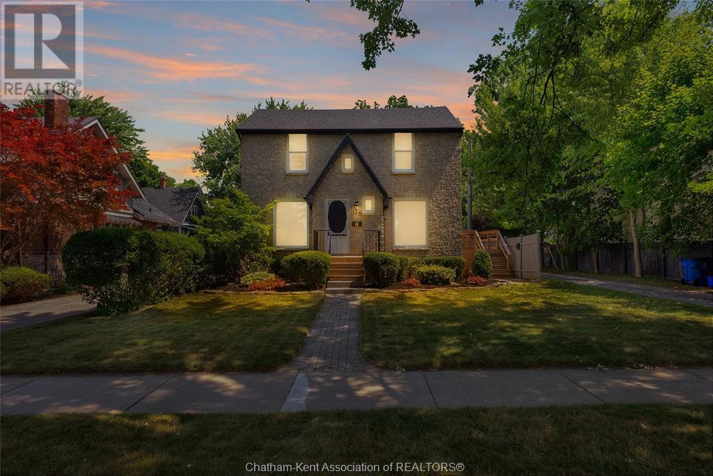 125 Victoria AVENUE, Chatham