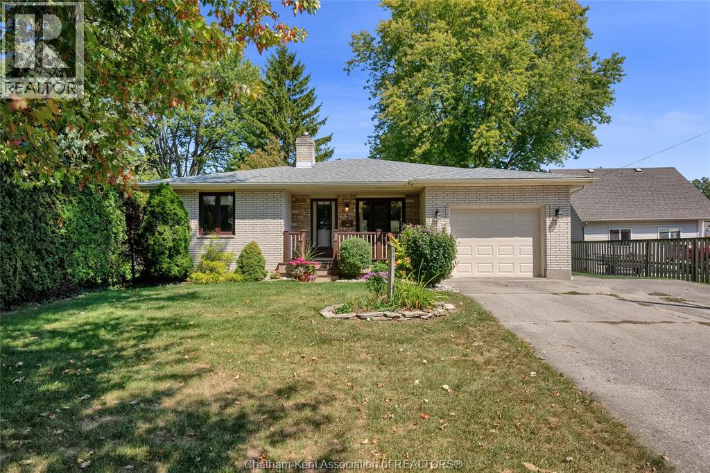 7 Lawson DRIVE, Chatham