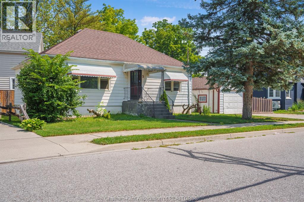 5 BUCKINGHAM AVENUE, Chatham