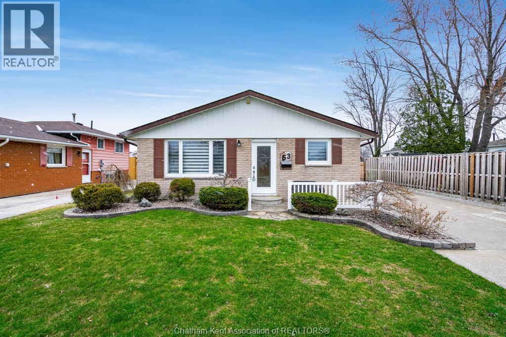 63 PEIRONE CRESCENT, Chatham