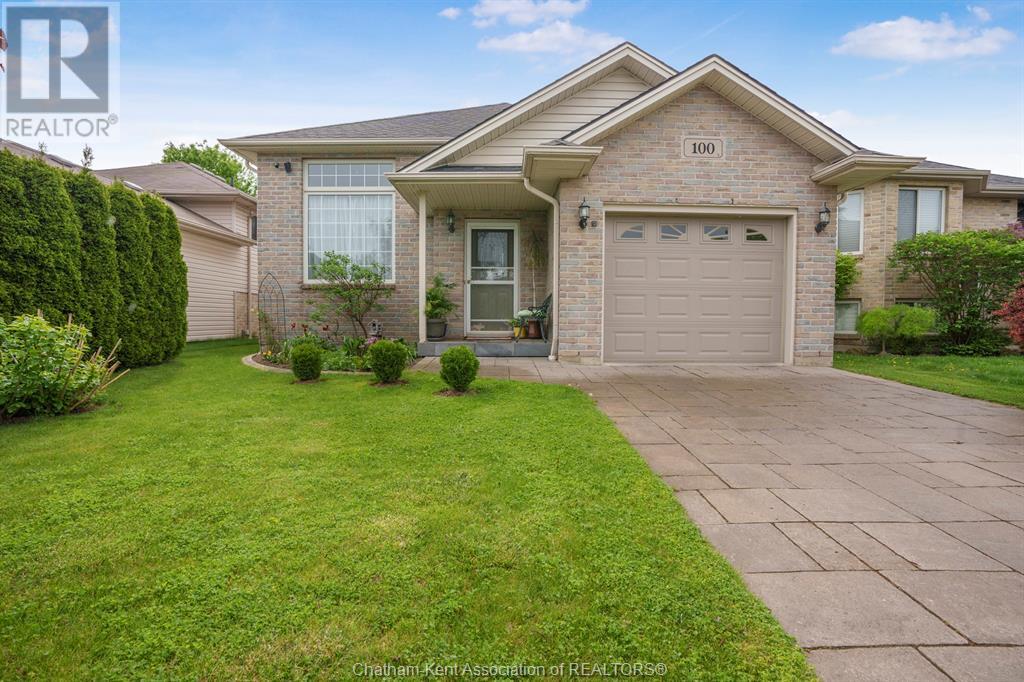 100 Manning DRIVE, Chatham