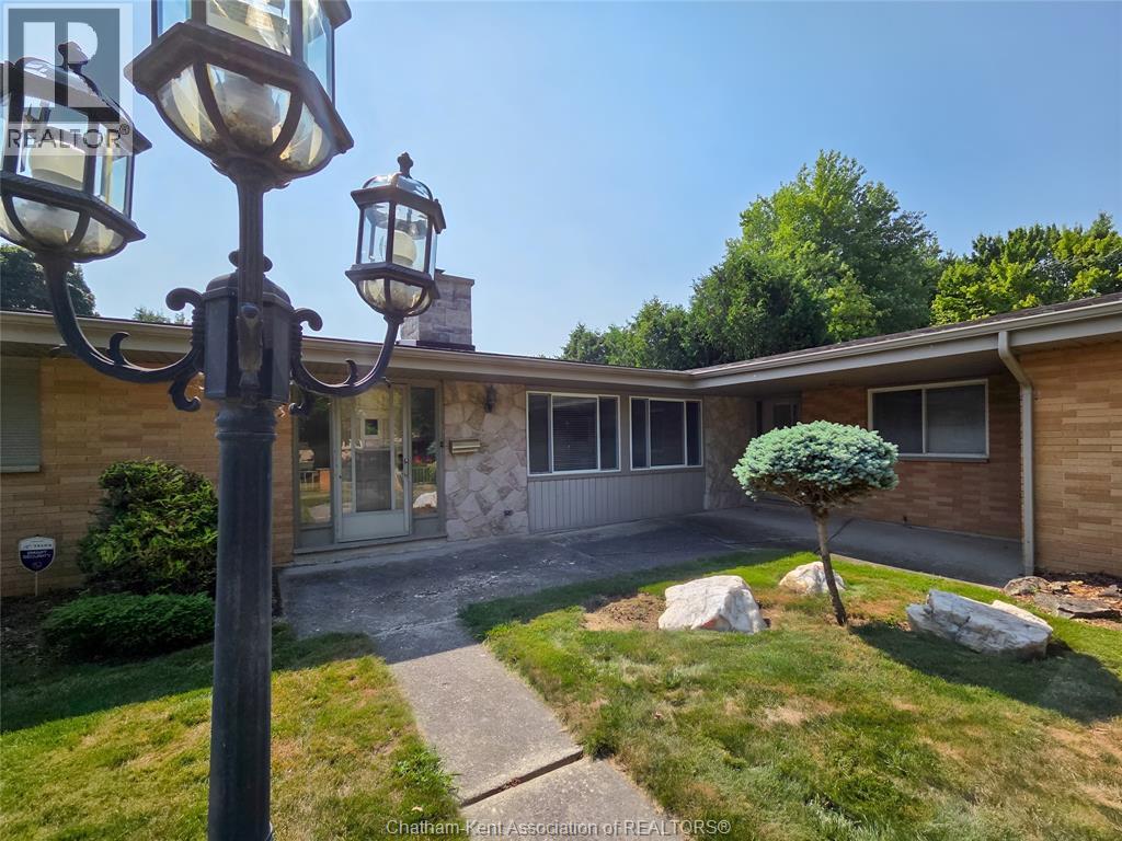64 Parkwood DRIVE, Chatham