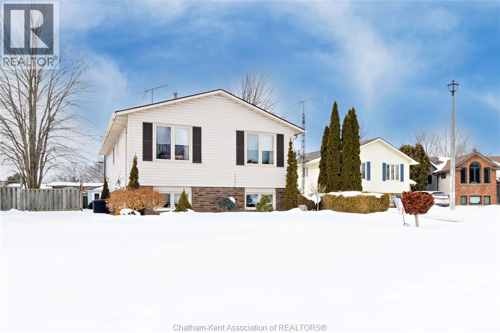 920 DALEVIEW CRESCENT, Dresden