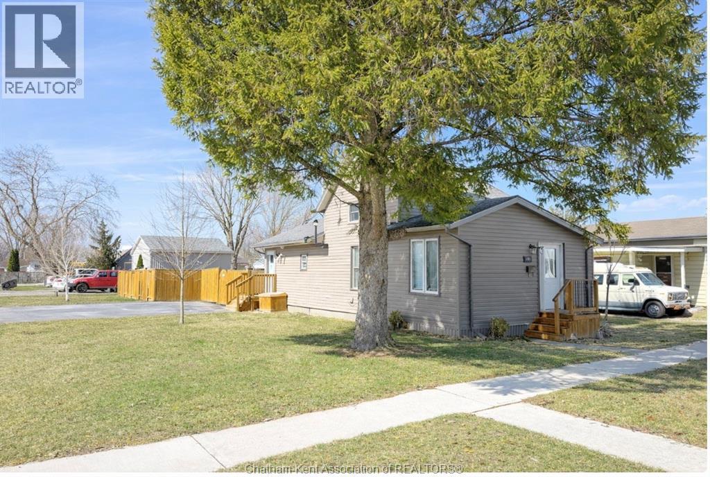 404 AGNES STREET, Wallaceburg