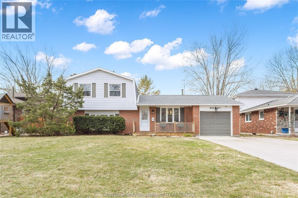 39 PARKWOOD DRIVE, Chatham