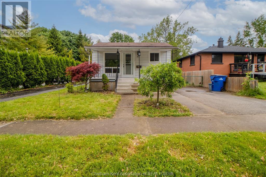 23 Siskind COURT, Chatham