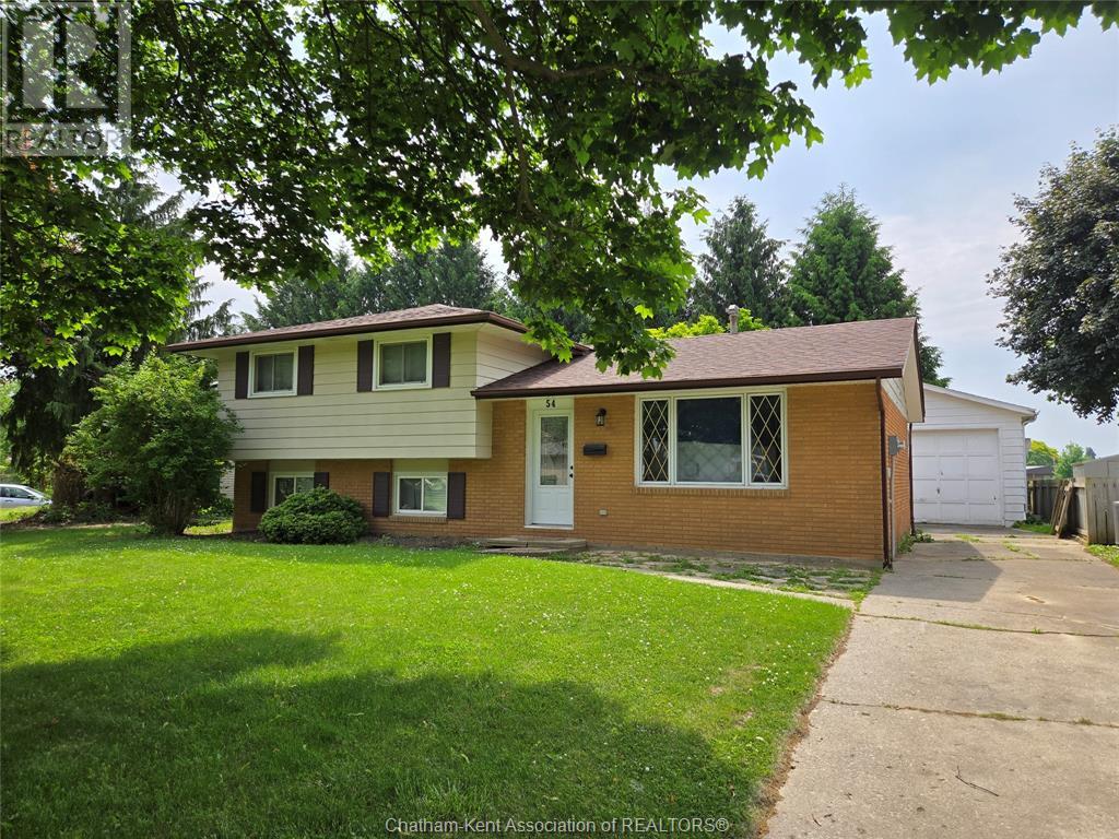 54 Finch AVENUE, Chatham