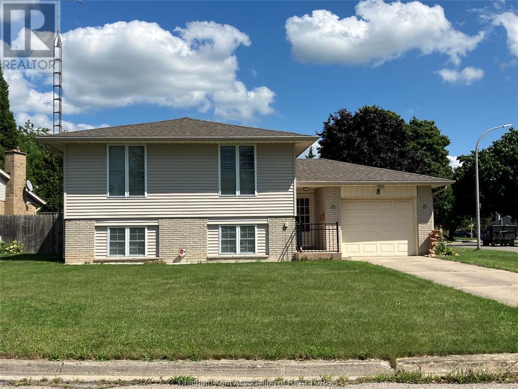 8 REGAL PLACE, Chatham