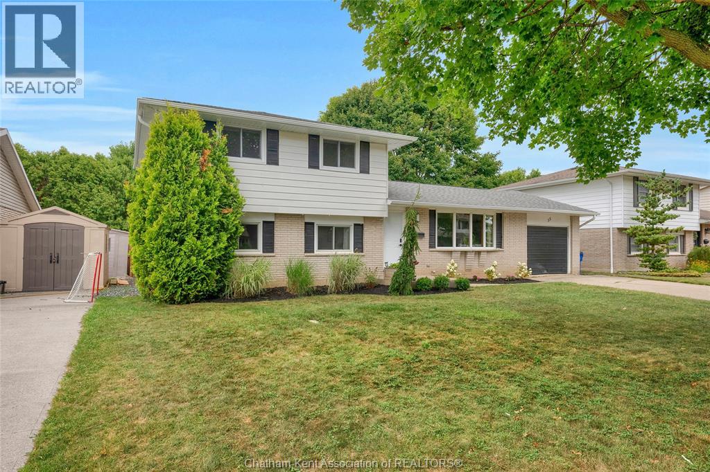 35 Peterborough DRIVE, Chatham