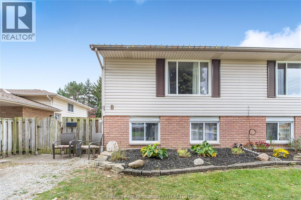 8 TIMOTHY CRESCENT, Chatham