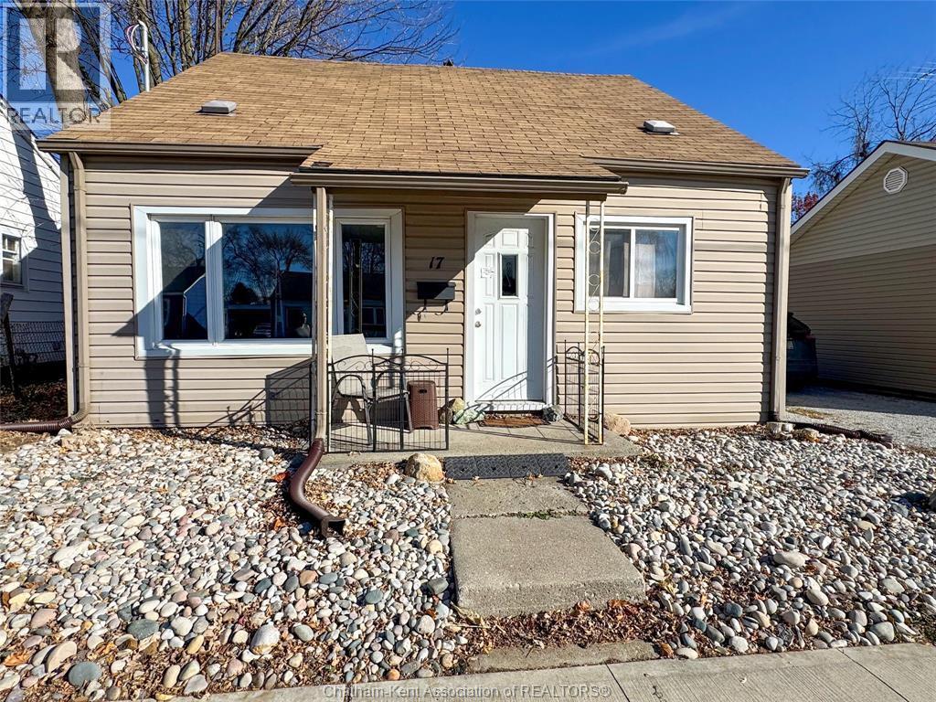 17 MCNAUGHTON AVENUE, Wallaceburg