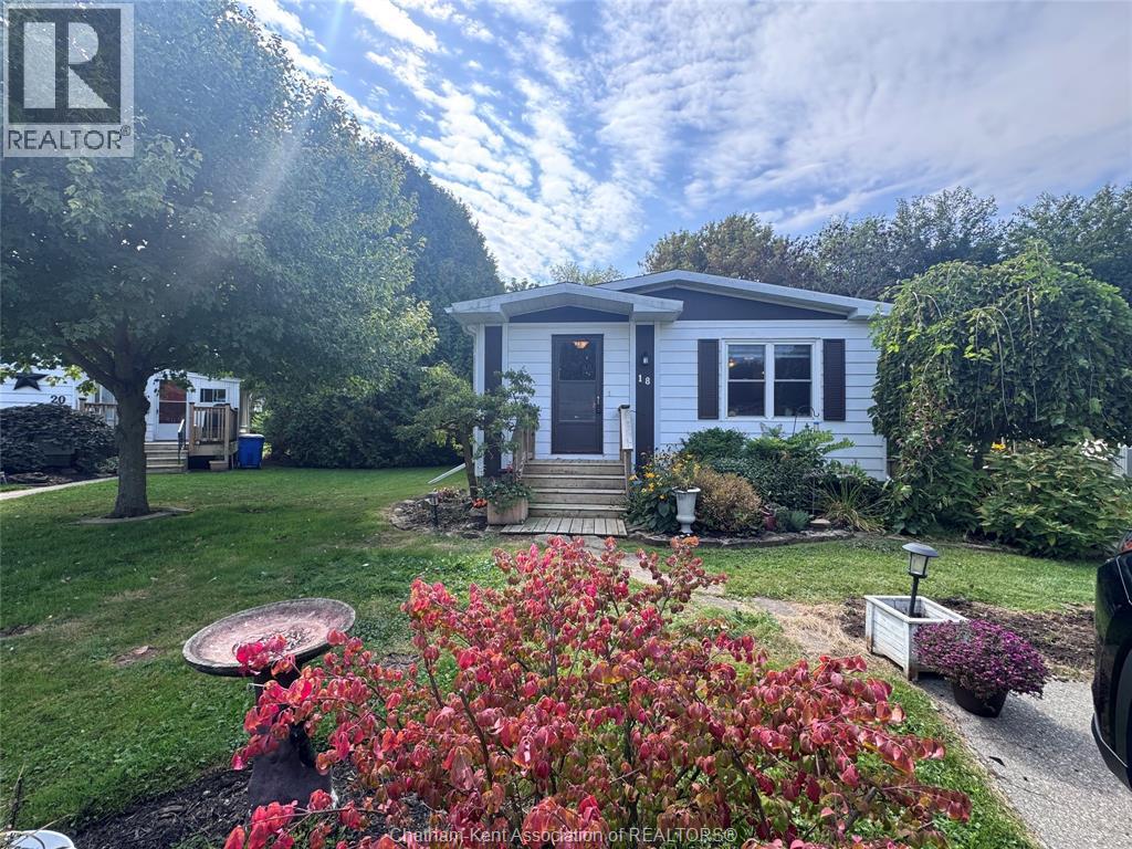 18 JAMES COURT, Chatham