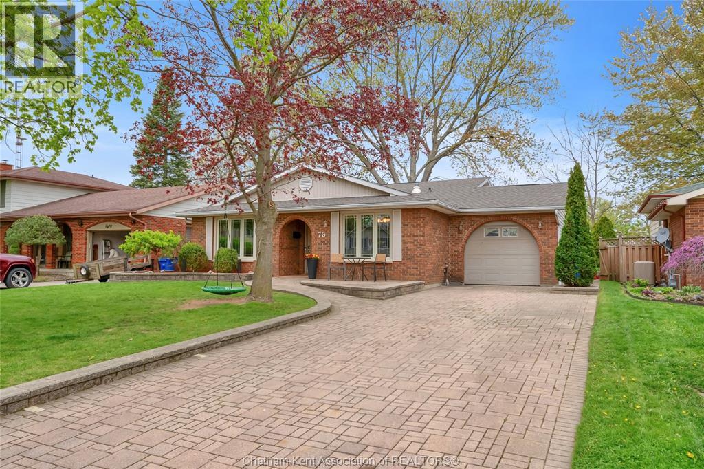 76 THORNHILL CRESCENT, Chatham