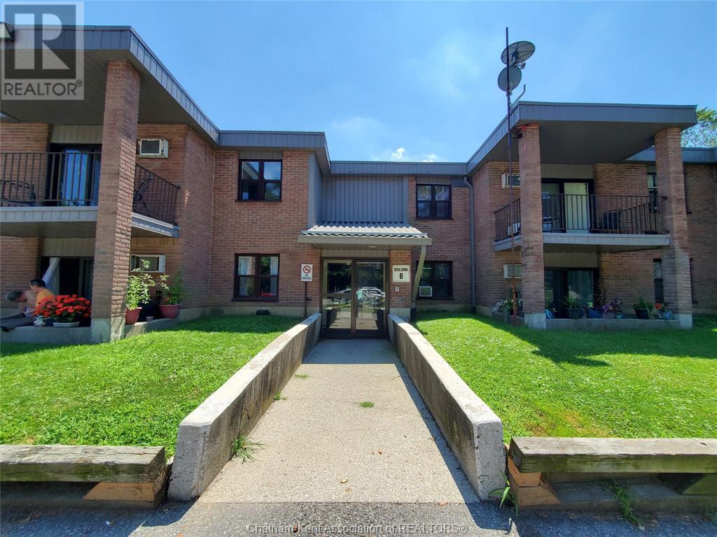 12 Montgomery DRIVE UnitNo. B106, Wallaceburg