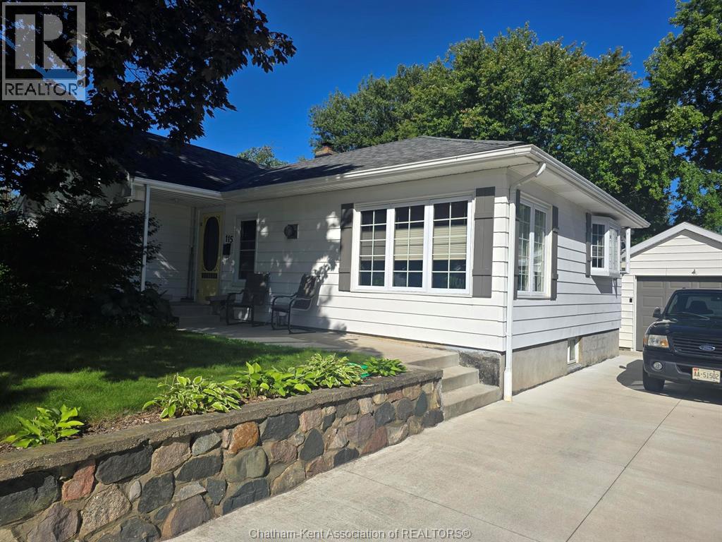 115 Gregory DRIVE, Chatham