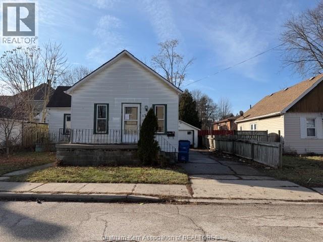 136 Adelaide STREET South, Chatham